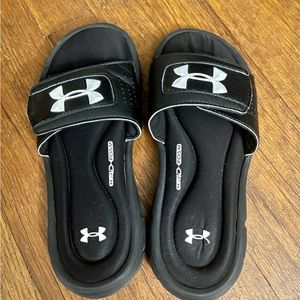 Under Armour ~ 4D Foam Slides ~ Size 5